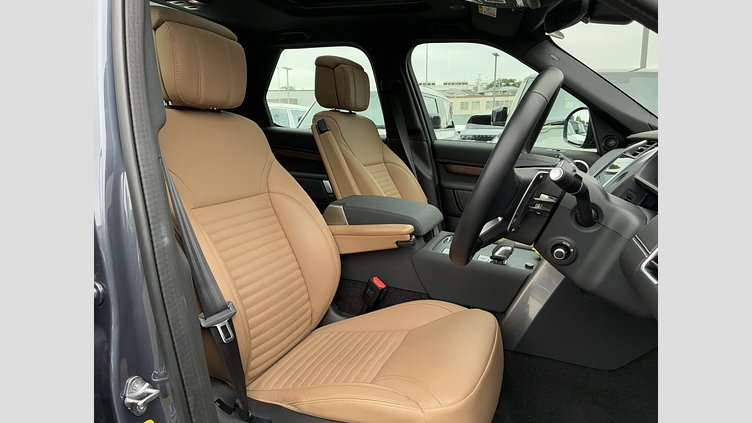 2024 認定中古車 Land Rover Discovery Varesine Blue 3.0 litre i6D​ ダイナミックHSE D300