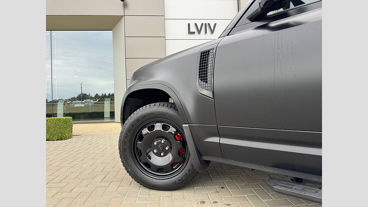 2022 Вживаний Land Rover Defender 110 Santorini Black 3.0 litre i6D​ 110