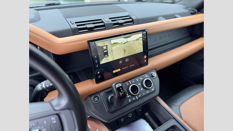 2022 Вживаний Land Rover Defender 110 Santorini Black 3.0 litre i6D​ 110