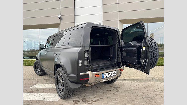 2022 Вживаний Land Rover Defender 110 Santorini Black 3.0 litre i6D​ 110