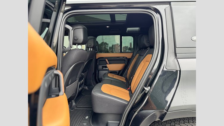 2022 Вживаний Land Rover Defender 110 Santorini Black 3.0 litre i6D​ 110