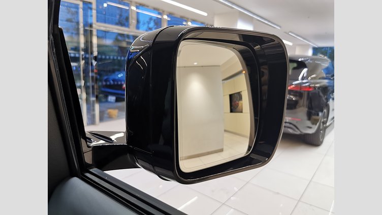 2024 認定中古車 Land Rover Defender 130 シリコンシルバー D350 ディーゼルマイルドハイブリッド X-Dynamic SE