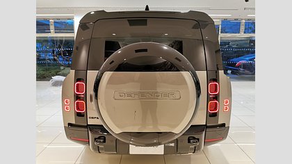 Defender 130 6