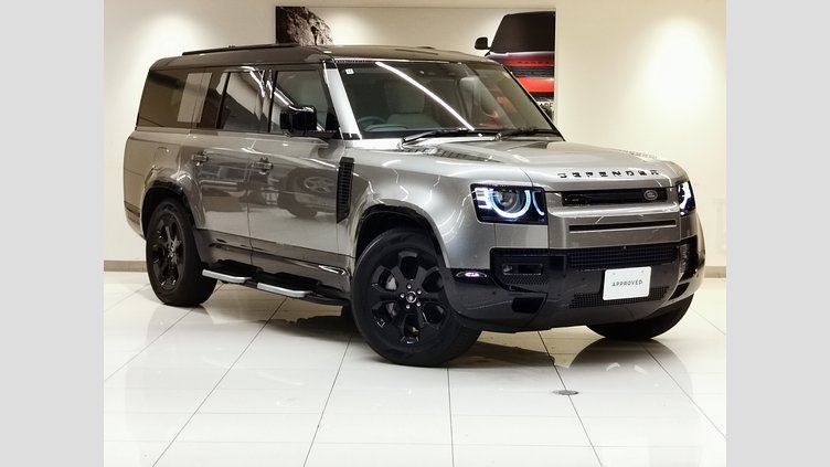 2024 認定中古車 Land Rover Defender 130 シリコンシルバー D350 ディーゼルマイルドハイブリッド X-Dynamic SE