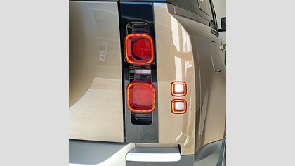 Defender 110 21