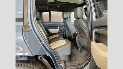 Defender 110 23