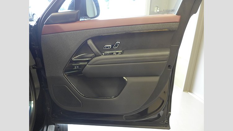 2025 認定中古車 Land Rover Range Rover Sport サントリーニブラック D300マイルドハイブリッド スタンダードホイールベース Autobiography