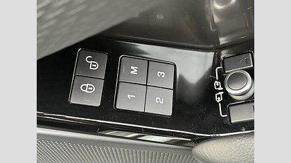 Range Rover Velar 24