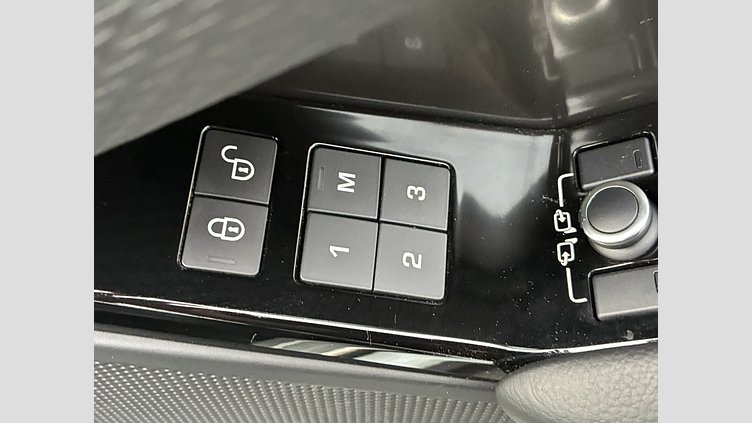 2017 認定中古車 Land Rover Range Rover Velar フジホワイト P380 S