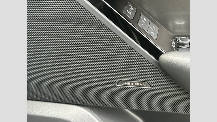 2017 認定中古車 Land Rover Range Rover Velar フジホワイト P380 S