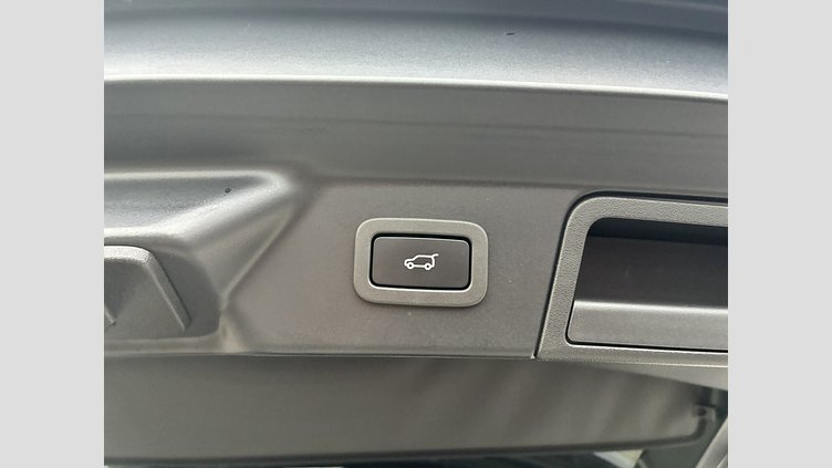 2017 認定中古車 Land Rover Range Rover Velar フジホワイト P380 S