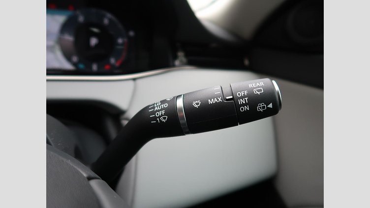 2024 認定中古車 Land Rover Range Rover Evoque Ostuni Pearl White 2.0 litre i4D​ Ｓ Ｄ２００