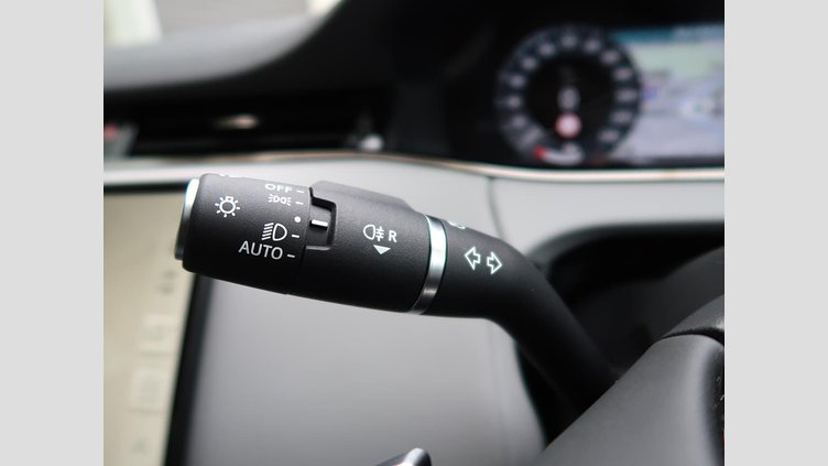 2024 認定中古車 Land Rover Range Rover Evoque Ostuni Pearl White 2.0 litre i4D​ Ｓ Ｄ２００