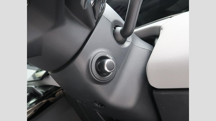 2024 認定中古車 Land Rover Range Rover Evoque Ostuni Pearl White 2.0 litre i4D​ Ｓ Ｄ２００
