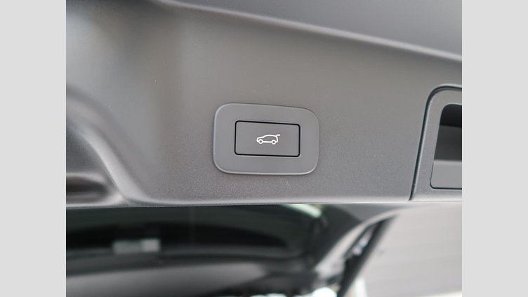 2024 認定中古車 Land Rover Range Rover Evoque Ostuni Pearl White 2.0 litre i4D​ Ｓ Ｄ２００
