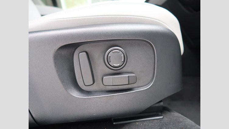 2024 認定中古車 Land Rover Range Rover Evoque Ostuni Pearl White 2.0 litre i4D​ Ｓ Ｄ２００