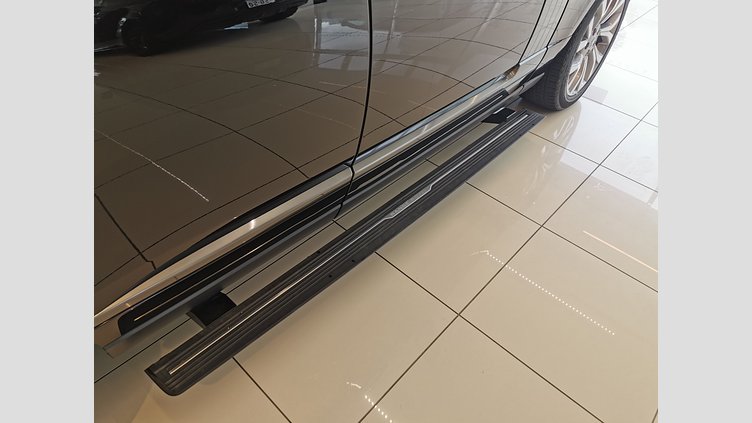 2020 認定中古車 Land Rover Range Rover サントリーニブラック 3.0リッターV6 258PS ディーゼル スタンダードホイールベース VOGUE
