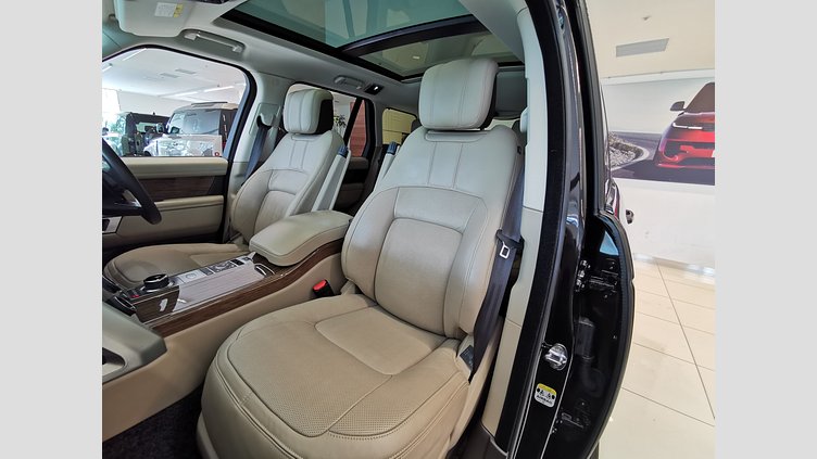 2020 認定中古車 Land Rover Range Rover サントリーニブラック 3.0リッターV6 258PS ディーゼル スタンダードホイールベース VOGUE