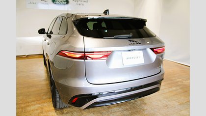 F-Pace 15