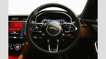F-Pace 41