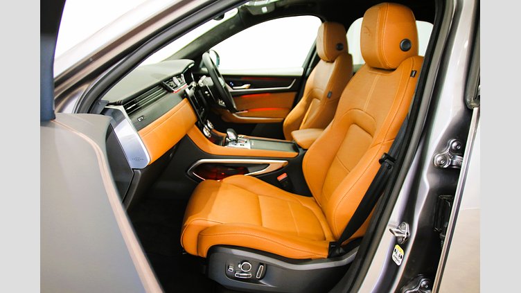 2024 認定中古車 Jaguar F-Pace アイガーグレイ P400e ガソリン プラグインハイブリッド R-DYNAMIC HSE