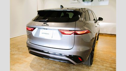 F-Pace 16
