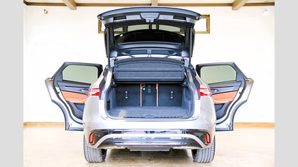 F-Pace 17