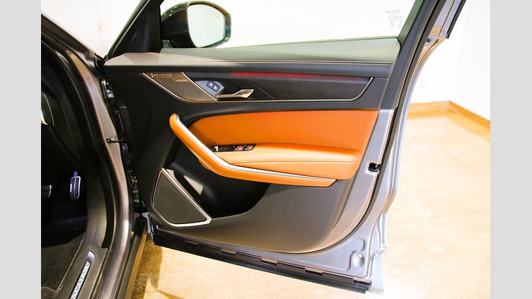 2024 認定中古車 Jaguar F-Pace アイガーグレイ P400e ガソリン プラグインハイブリッド R-DYNAMIC HSE