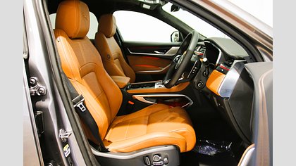 F-Pace 26