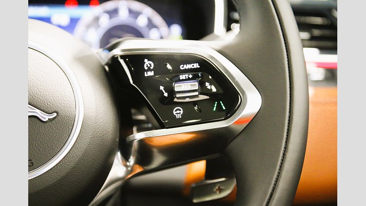 2024 認定中古車 Jaguar F-Pace アイガーグレイ P400e ガソリン プラグインハイブリッド R-DYNAMIC HSE