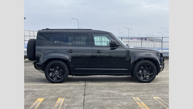 2023 認定中古車 Land Rover Defender 110 サントリーニブラック D300 AWD（AT） X-DYNAMIC SE