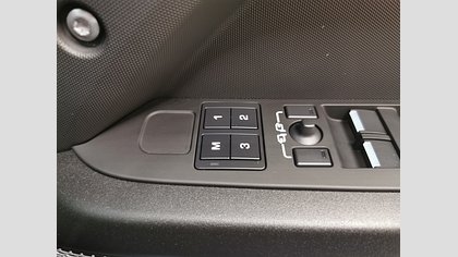 Defender 130 27