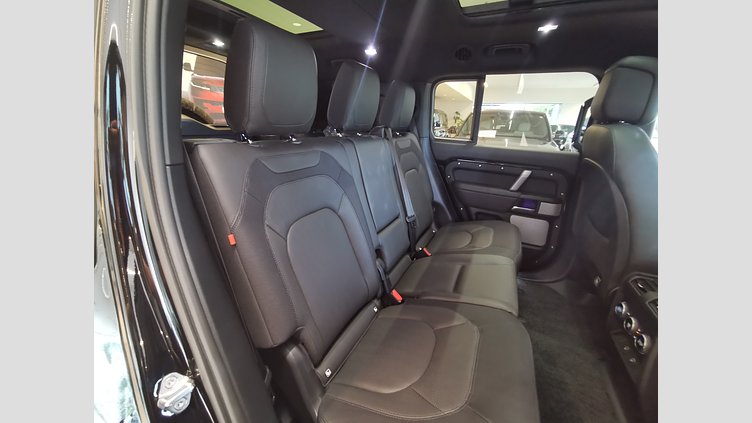 2024 認定中古車 Land Rover Defender 130 サントリーニブラック D300 AWD（AT） OUTBOUND