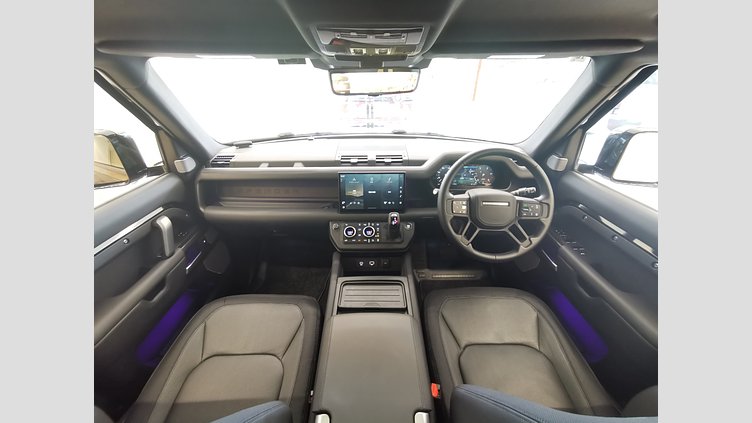 2024 認定中古車 Land Rover Defender 130 サントリーニブラック D300 AWD（AT） OUTBOUND