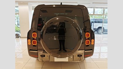 Defender 130 6