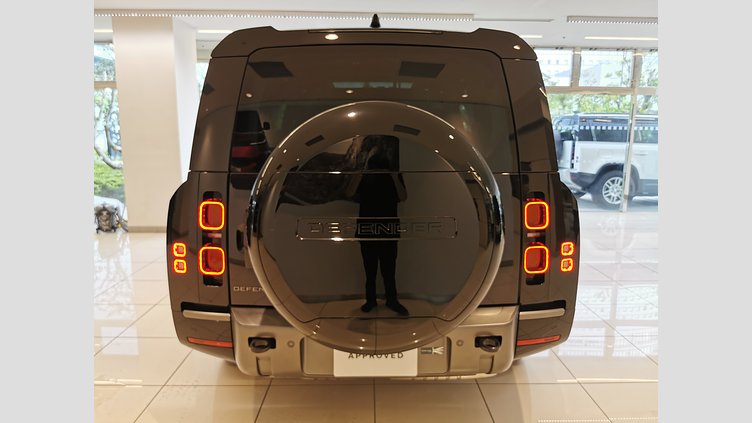 2024 認定中古車 Land Rover Defender 130 サントリーニブラック D300 AWD（AT） OUTBOUND
