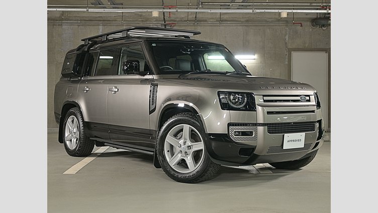 2025 認定中古車 Land Rover Defender 130 シリコンシルバー D350 ディーゼルマイルドハイブリッド X-Dynamic SE