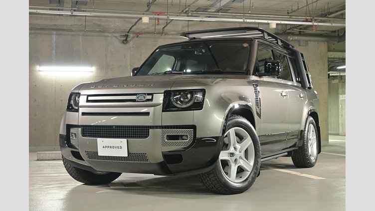 2025 認定中古車 Land Rover Defender 130 シリコンシルバー D350 ディーゼルマイルドハイブリッド X-Dynamic SE