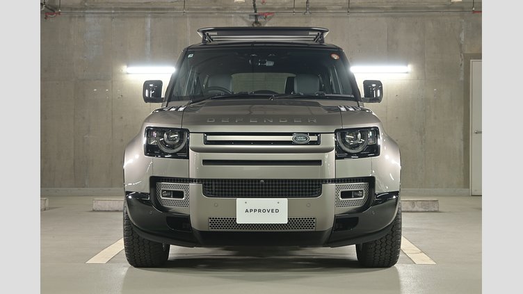 2025 認定中古車 Land Rover Defender 130 シリコンシルバー D350 ディーゼルマイルドハイブリッド X-Dynamic SE