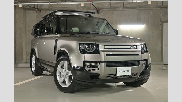 2025 認定中古車 Land Rover Defender 130 シリコンシルバー D350 ディーゼルマイルドハイブリッド X-Dynamic SE