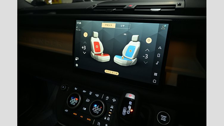 2025 認定中古車 Land Rover Defender 130 シリコンシルバー D350 ディーゼルマイルドハイブリッド X-Dynamic SE