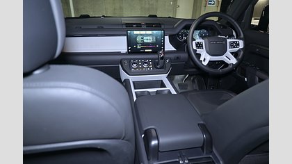 Defender 130 31