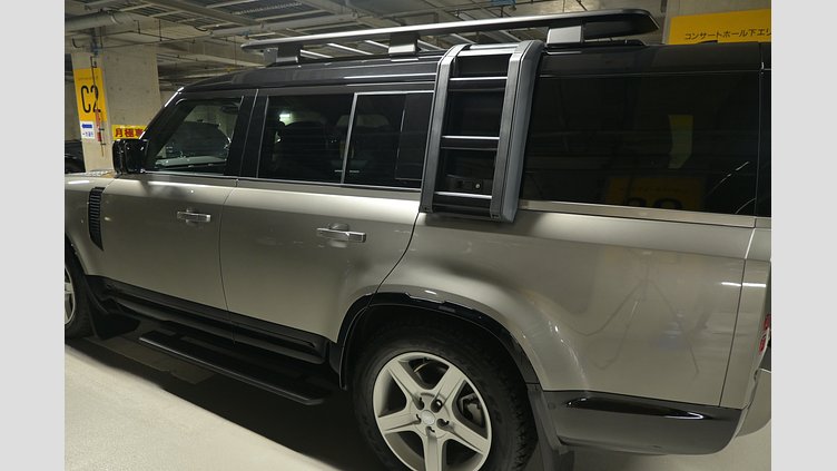 2025 認定中古車 Land Rover Defender 130 シリコンシルバー D350 ディーゼルマイルドハイブリッド X-Dynamic SE