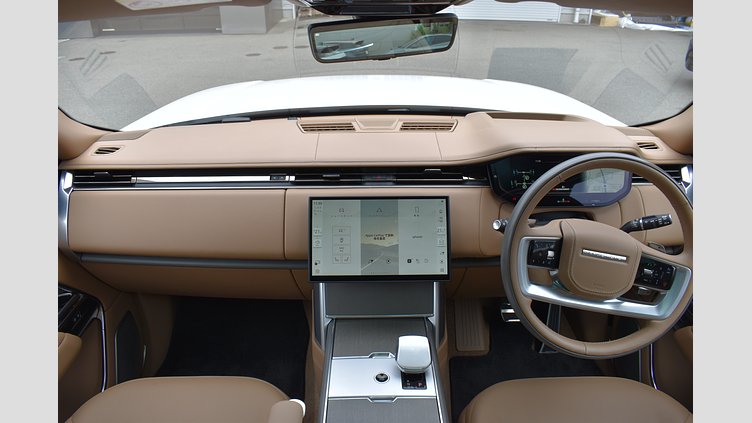 2024 認定中古車 Land Rover Range Rover オストゥーニパールホワイト（お取り扱いの有無については正規ディーラーにお問い合わせください） 615 AWD（AT） ロングホイールベース SV