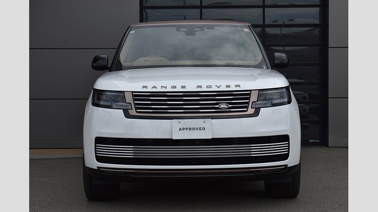 2024 認定中古車 Land Rover Range Rover オストゥーニパールホワイト（お取り扱いの有無については正規ディーラーにお問い合わせください） 615 AWD（AT） ロングホイールベース SV