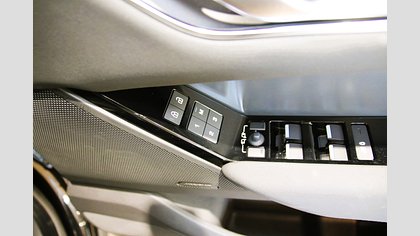 Range Rover Velar 24