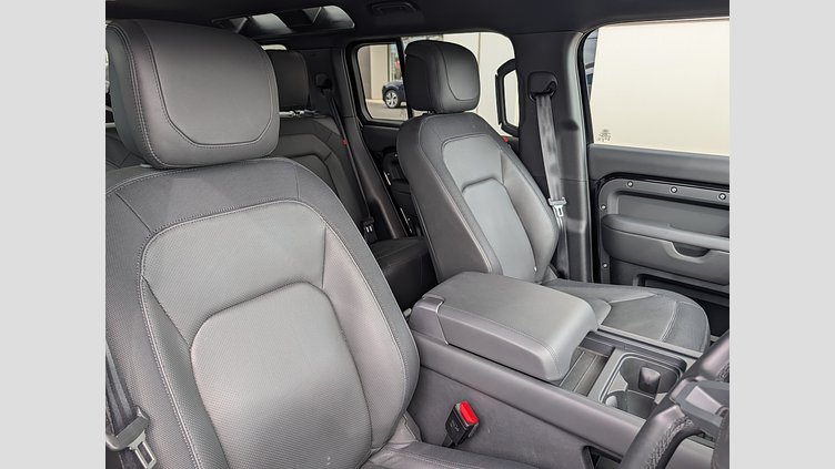 2024 認定中古車 Land Rover Defender 110 サントリーニブラック D300 AWD（AT） X-DYNAMIC HSE