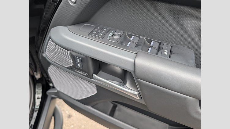 2024 認定中古車 Land Rover Defender 110 サントリーニブラック D300 AWD（AT） X-DYNAMIC HSE