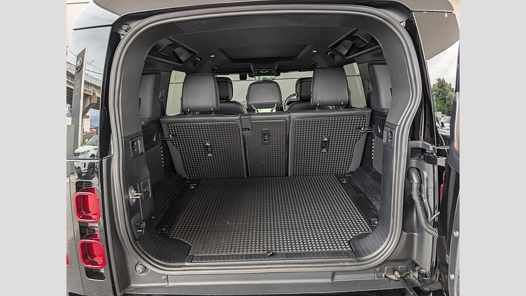 2024 認定中古車 Land Rover Defender 110 サントリーニブラック D300 AWD（AT） X-DYNAMIC HSE