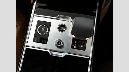 Range Rover 44